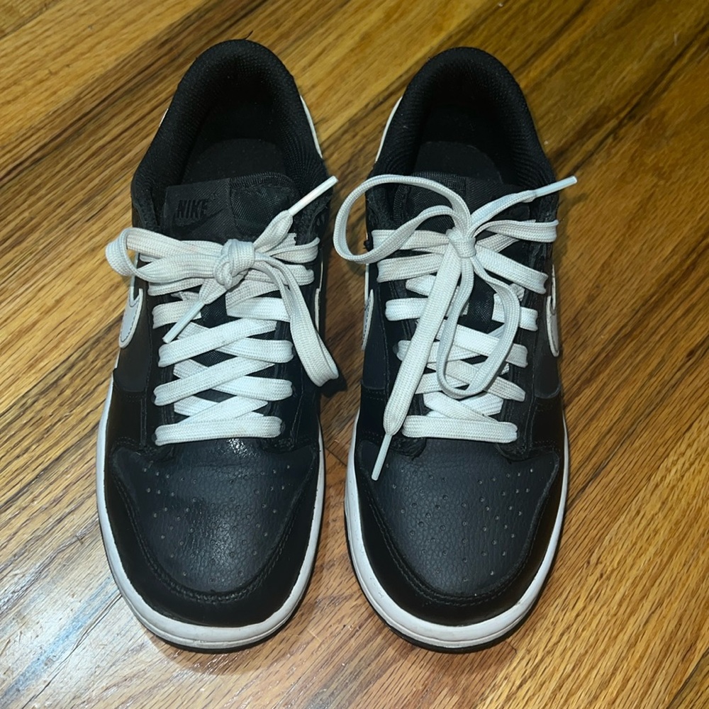 Dunk Low “Black White”